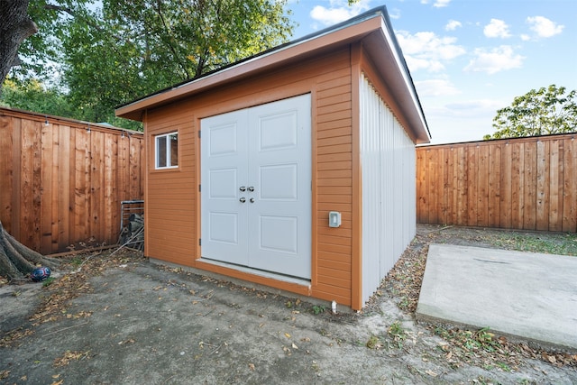 view of outbuilding