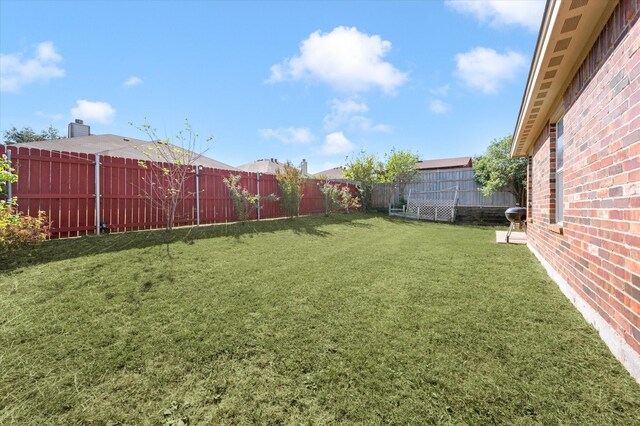 view of yard with a patio area