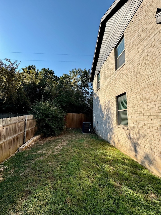 view of yard with cooling unit