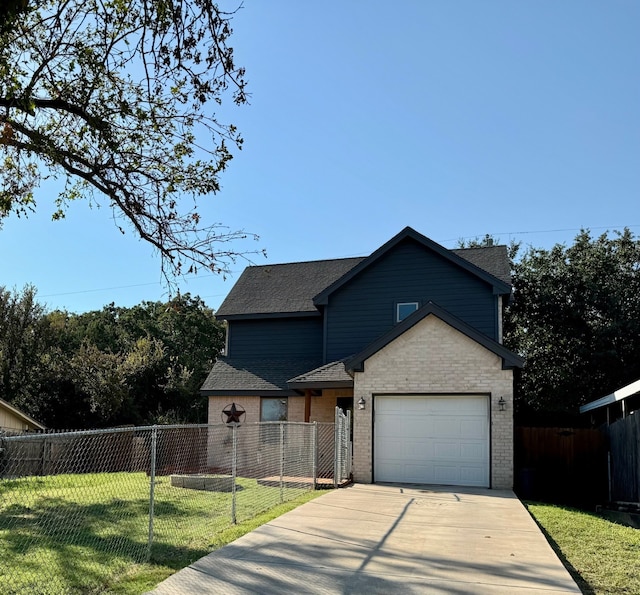 view of front property featuring a front yard