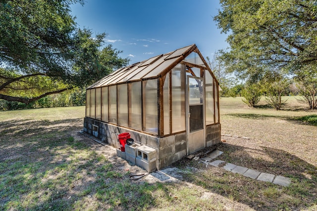 view of outdoor structure