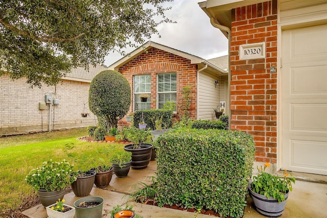 property entrance featuring a garage