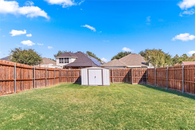 view of yard featuring a storage shed