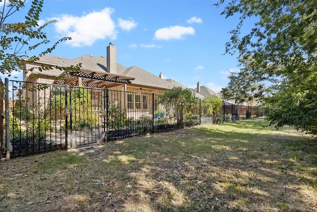 view of yard featuring a pergola