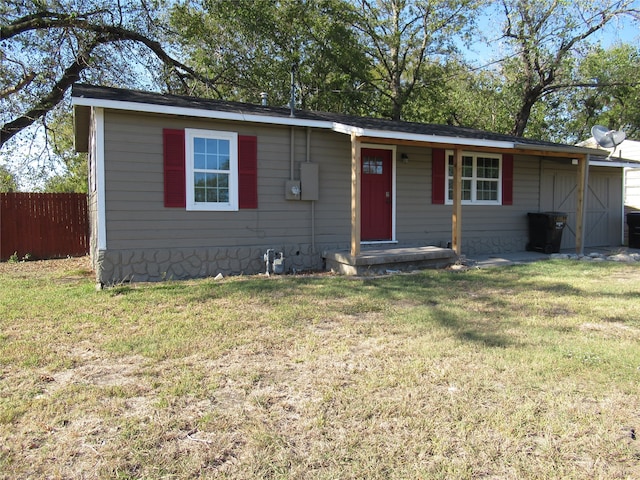 view of front of property with a front yard