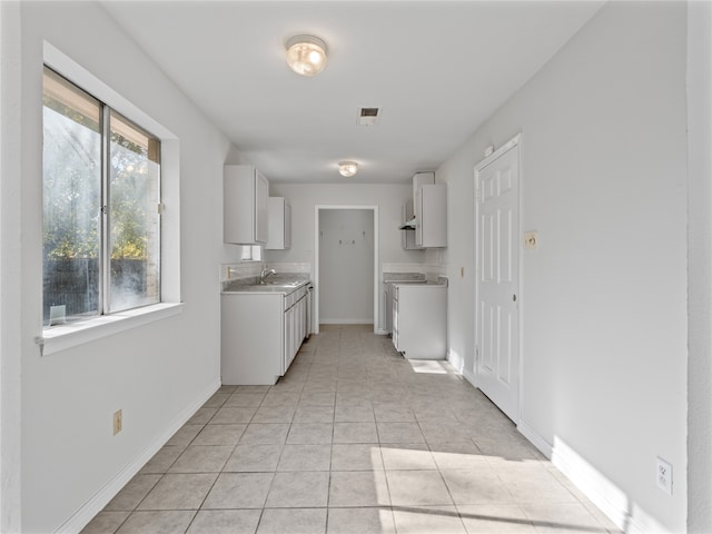 unfurnished bedroom featuring dark hardwood / wood-style floors, ceiling fan, and a closet