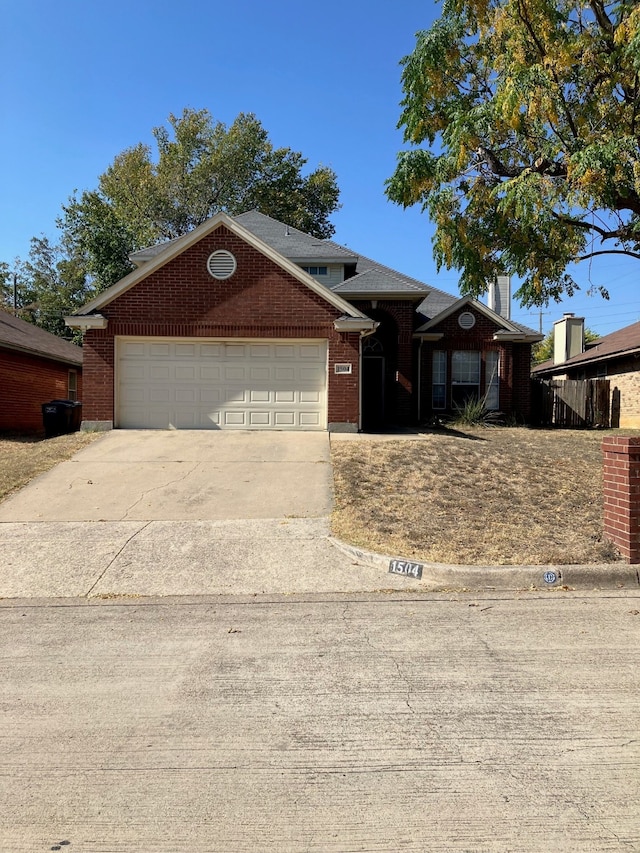 view of front facade featuring a garage