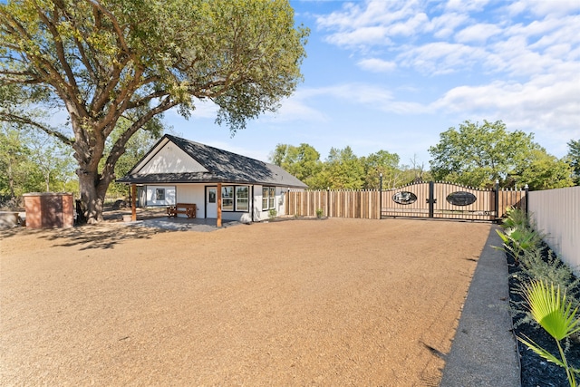 view of front of property