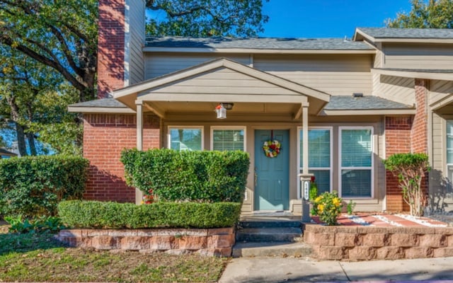 view of front of house