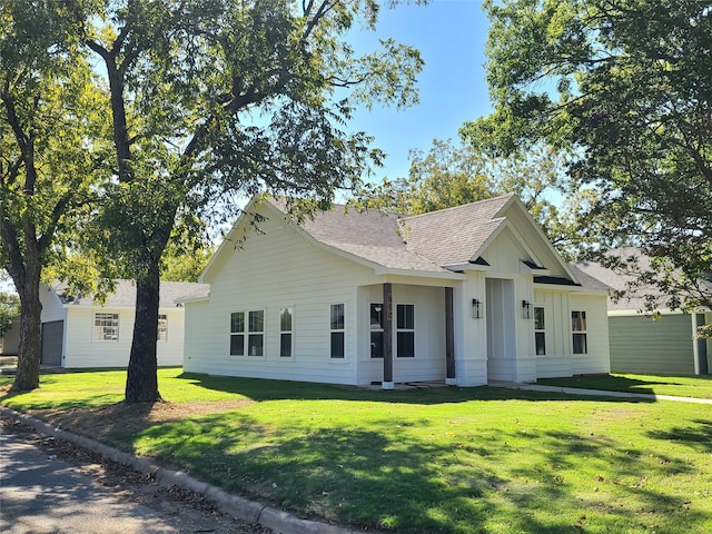 view of front of house with a front yard