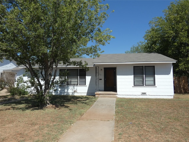 view of front of home with a front lawn