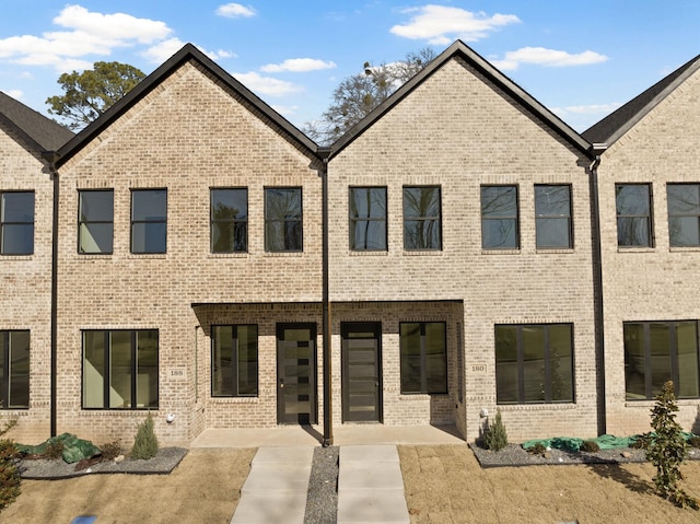 view of front of property with a patio area