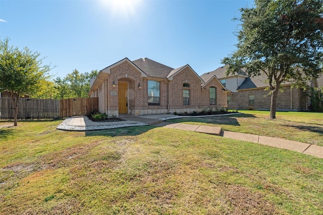 view of front of house featuring a front yard