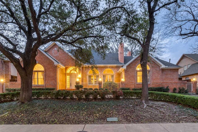 ranch-style home with a porch