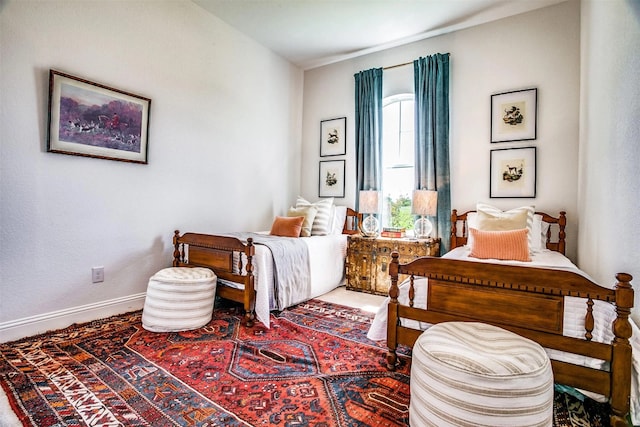 sitting room with baseboards