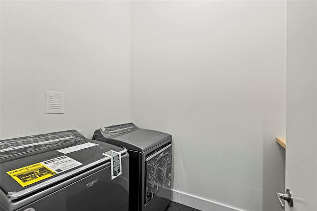 laundry area featuring washer and clothes dryer