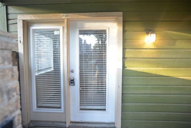 view of entrance to property