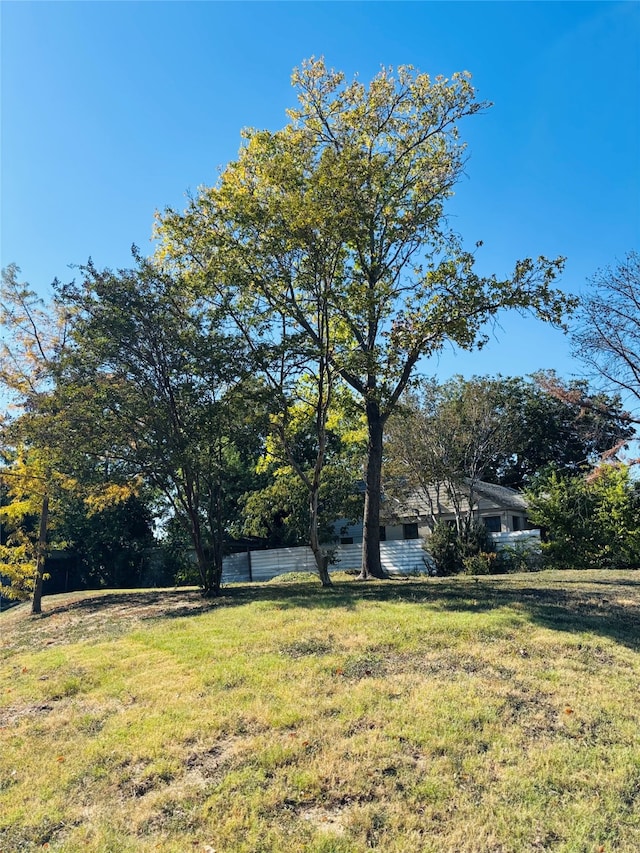 Listing photo 2 for 5005 Denton Dr, Dallas TX 75235