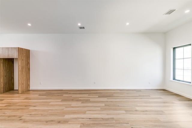 empty room featuring light hardwood / wood-style flooring