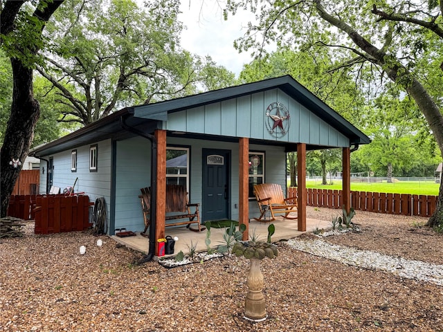 view of front facade with a porch