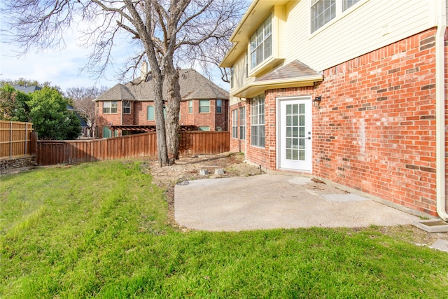 view of yard with a patio area