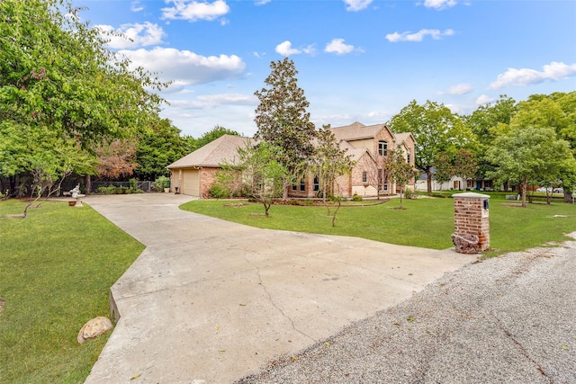 view of front of home featuring a front lawn