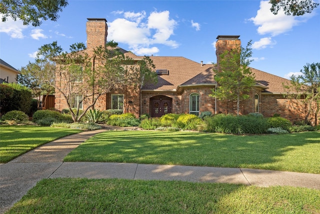 view of front of house featuring a front yard