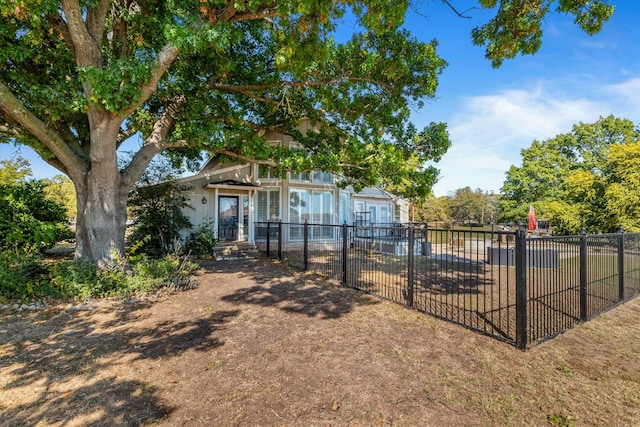 view of front of property