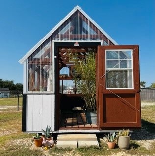 view of outbuilding