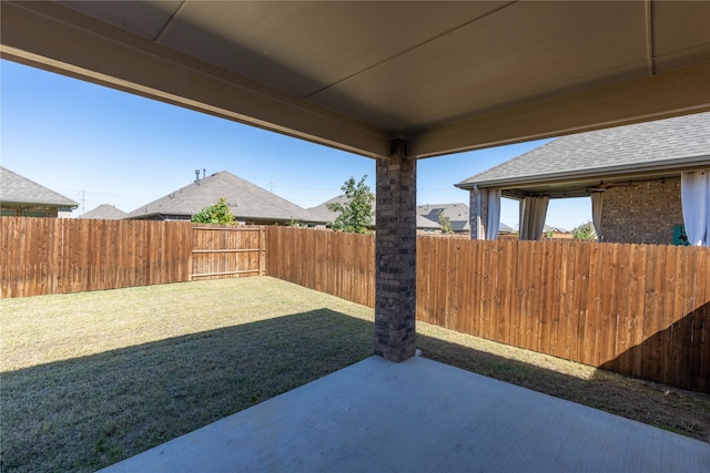 view of yard featuring a patio area