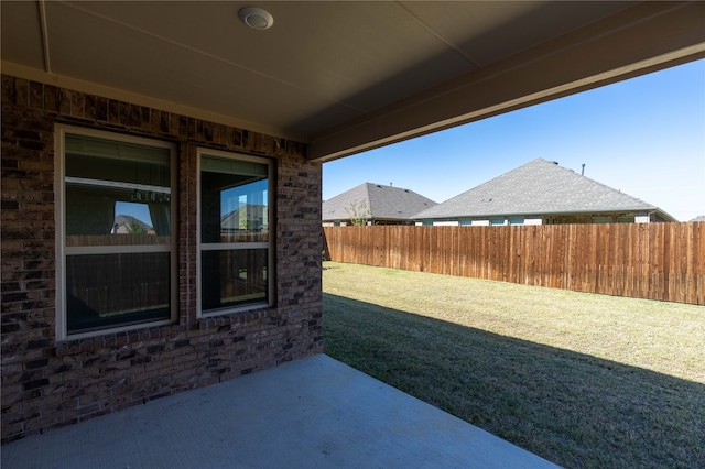 view of yard featuring a patio