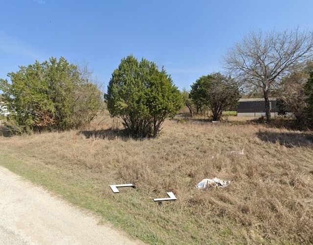 Listing photo 3 for 6113 New Mexico Trl, Granbury TX 76048