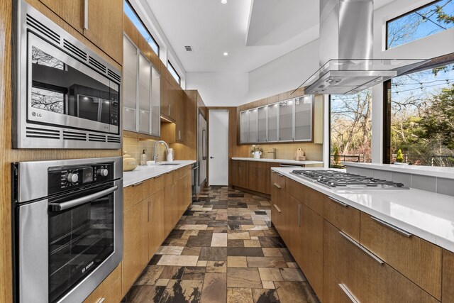 dining space featuring light hardwood / wood-style floors and a notable chandelier