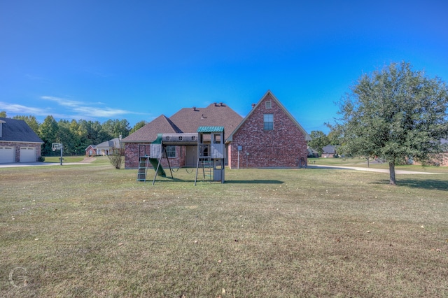 view of front of property with a front lawn