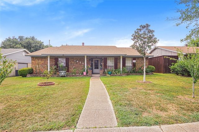 single story home featuring a front yard