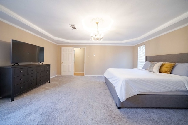 bedroom with ornamental molding, light carpet, a tray ceiling, and an inviting chandelier