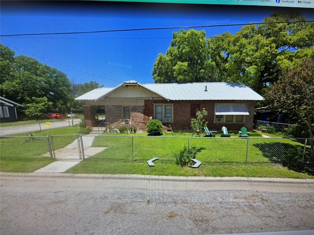 view of front of house with a front lawn