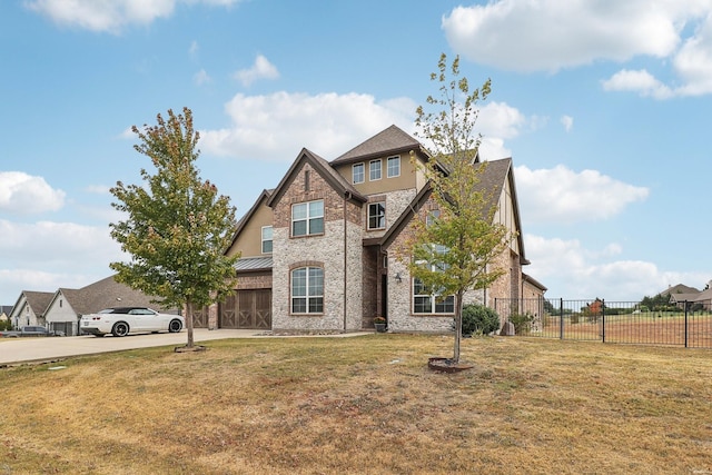 view of front of home featuring a front lawn