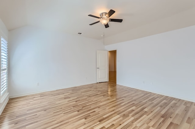 unfurnished room with light wood-type flooring and ceiling fan