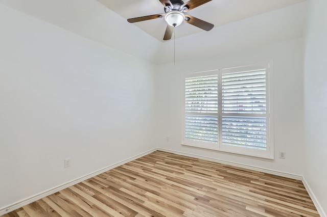 unfurnished room featuring light wood-type flooring and ceiling fan