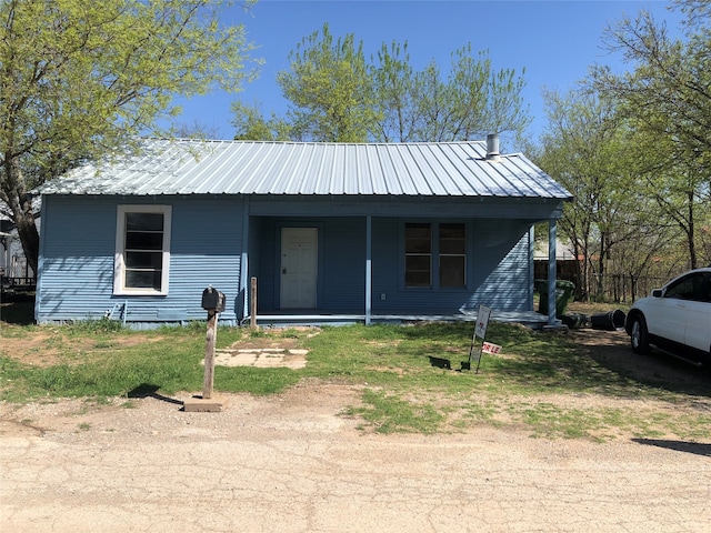 view of front of house featuring a porch