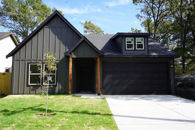 view of front of property with a front lawn