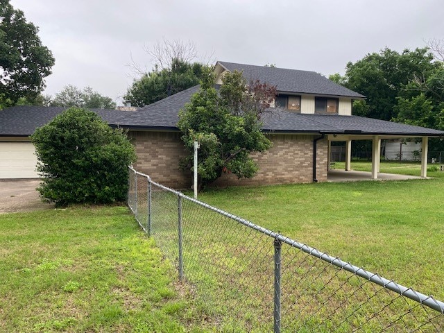 view of front of home with a front lawn