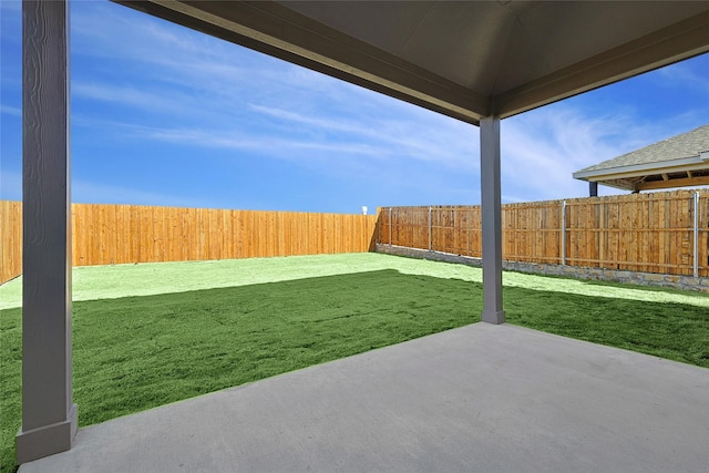 view of yard with a patio area