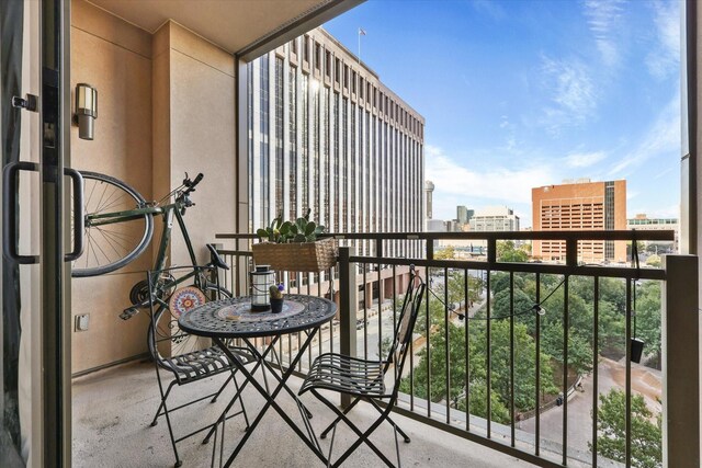 1200 Main St Unit 503, Dallas, TX 75202 - balcony featuring a city view