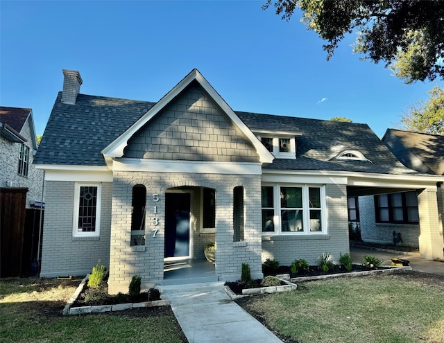 view of front of house featuring a front yard