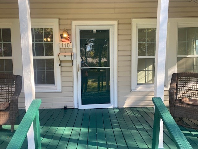 property entrance with a porch