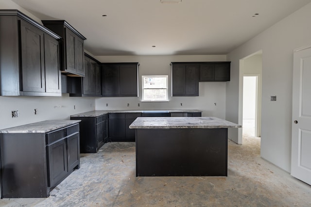 kitchen featuring a center island