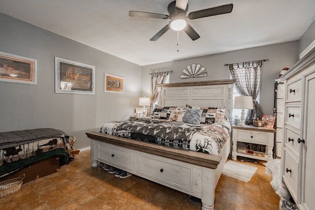 bedroom with ceiling fan