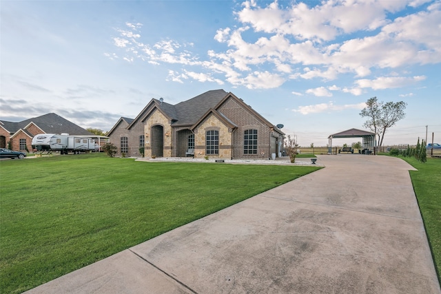 view of front of home with a front yard